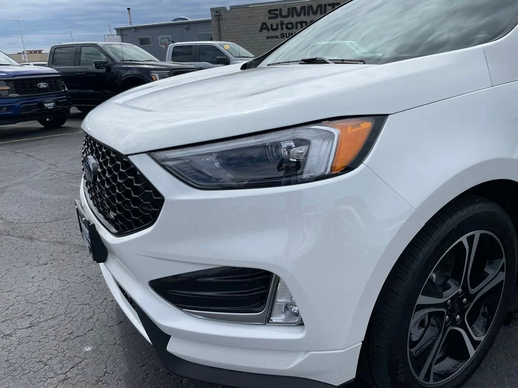 Used 2023 White Metallic Ford ST image 25