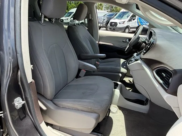 2017 Chrysler Pacifica Touring - Photo 15