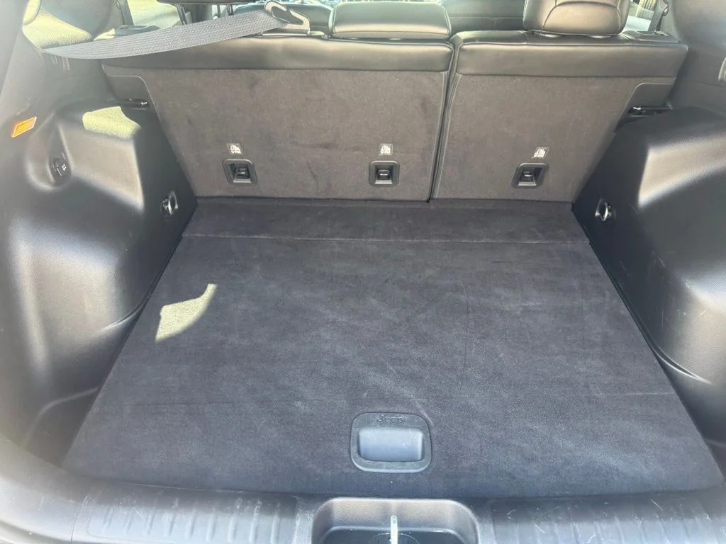 Used 2022 White Jeep Trailhawk image 46