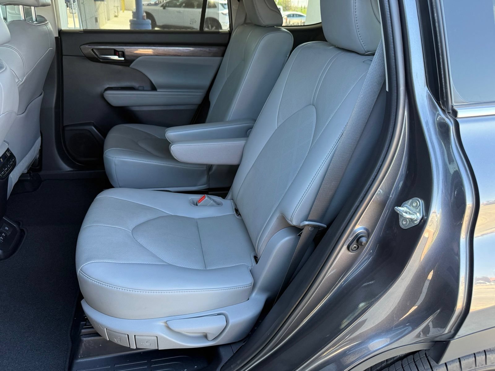 Used 2021 Gray Toyota Platinum image 38