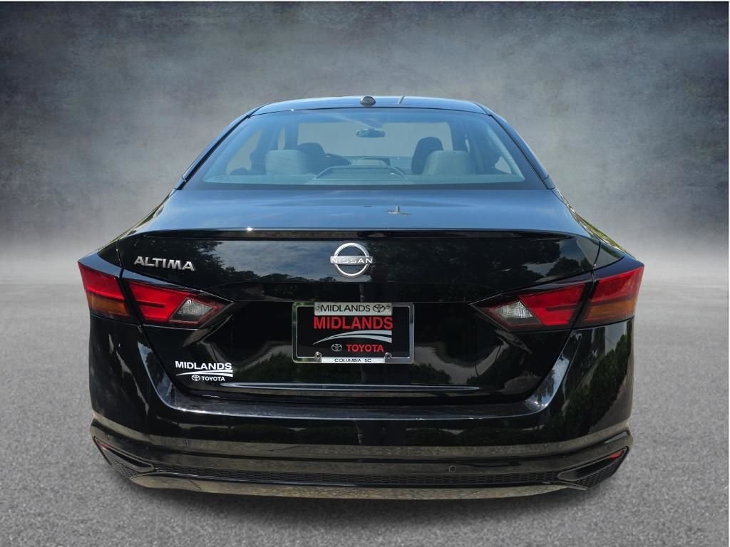 Used 2025 Black Nissan 2.5 SV image 11