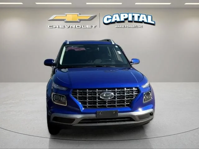 Used 2025  Hyundai SEL image 8