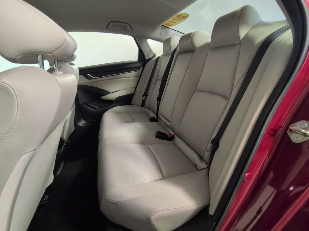 2019 Honda Accord LX - Photo 18