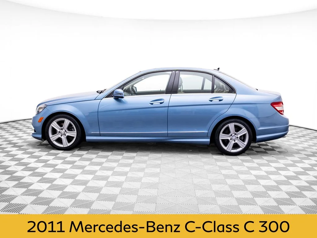 Used 2011 Beige Mercedes-Benz C 300 image 2