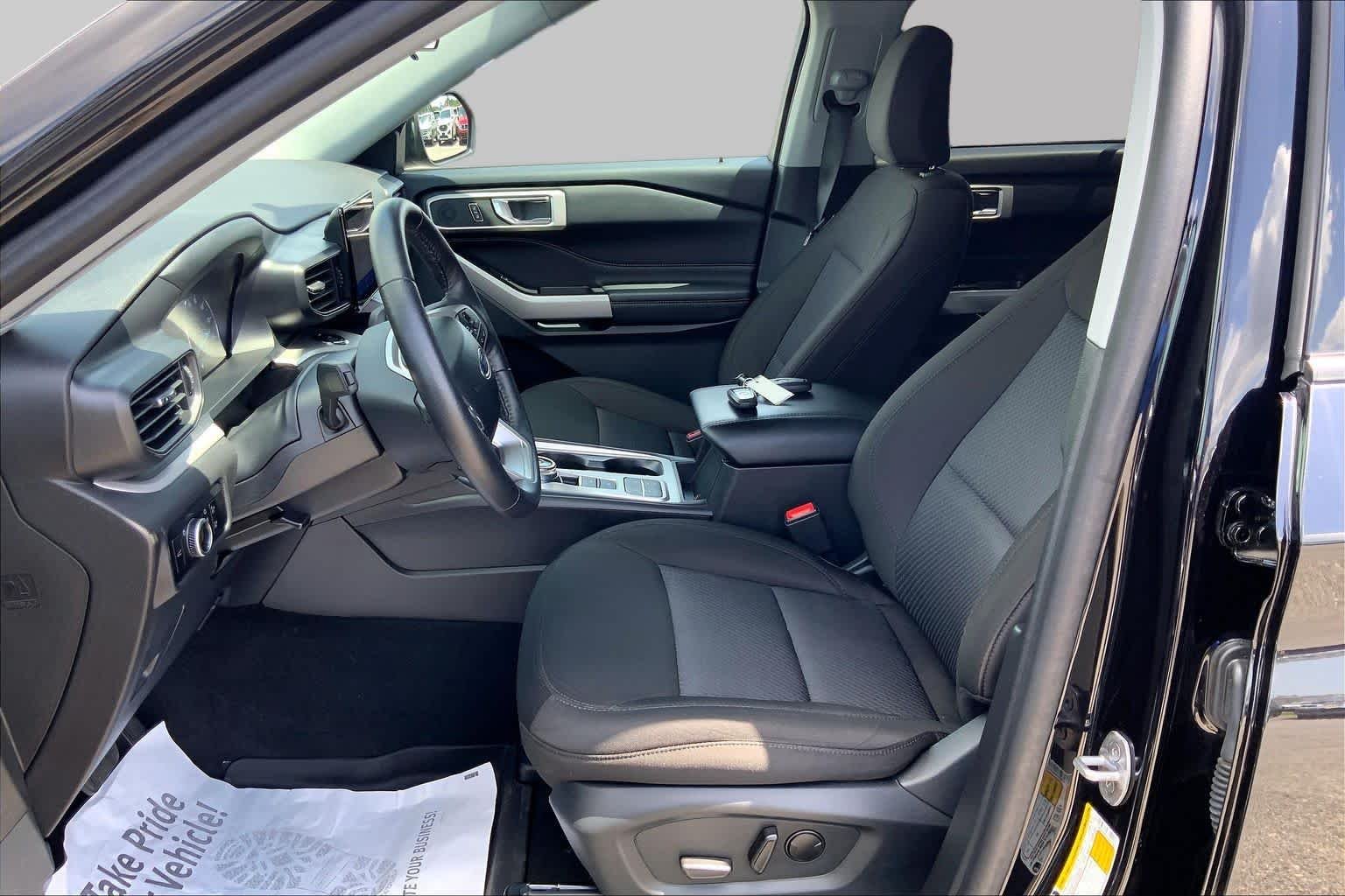 Certified Pre-Owned 2024 Ford Explorer XLT