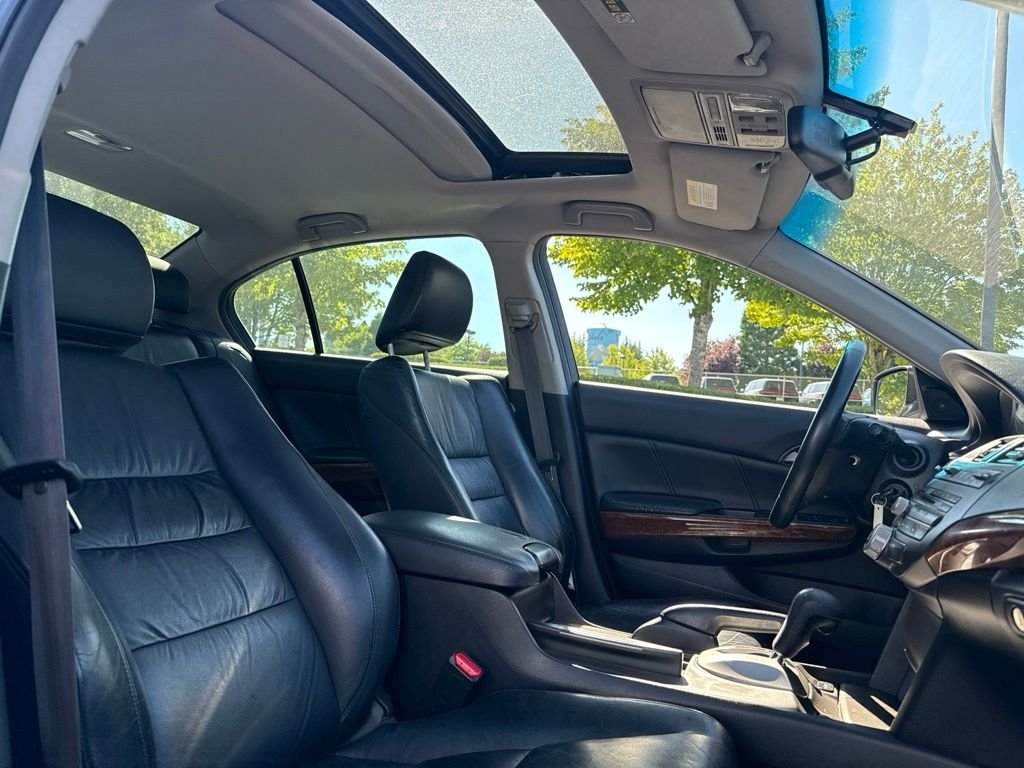 Used 2011 Celestial Blue Metallic Honda EX-L image 21