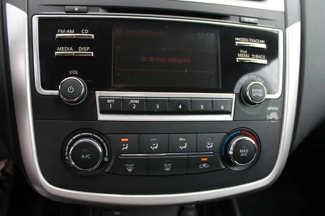 Used 2017 White Nissan 2.5 S image 12
