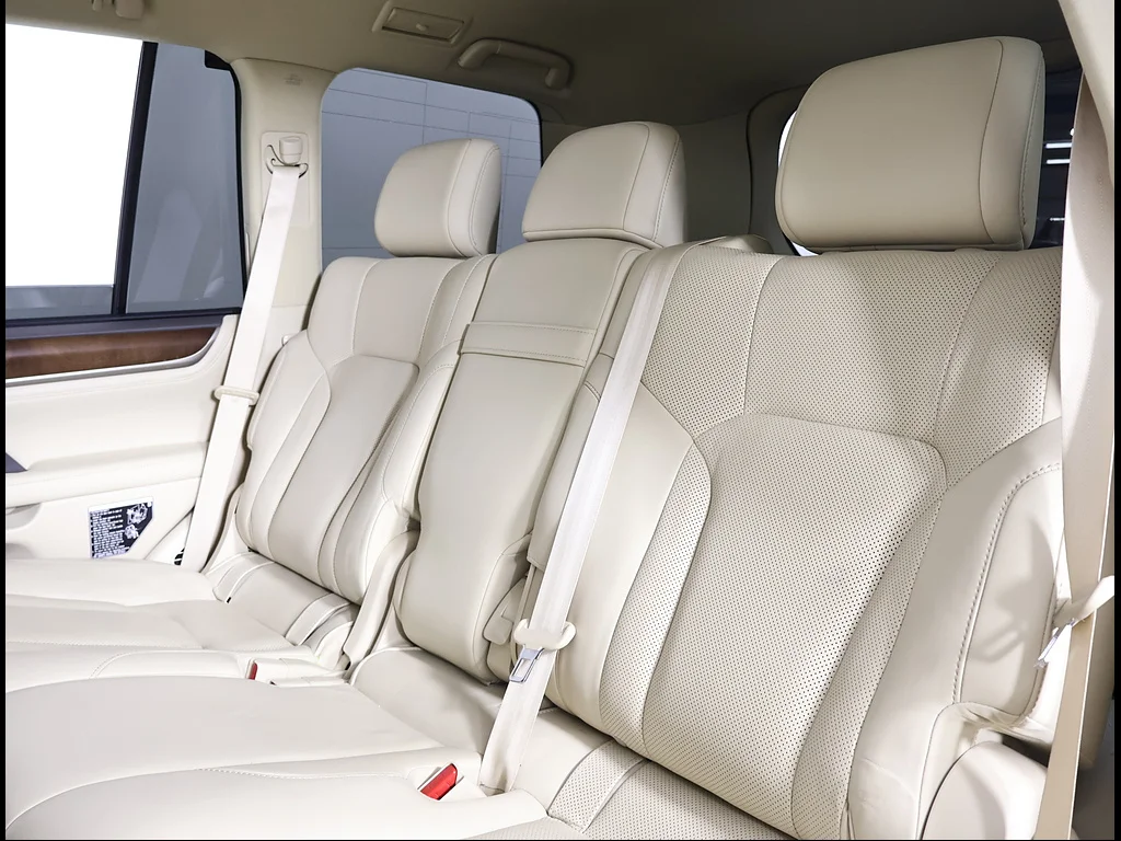 Used 2019 Eminent White Pearl Lexus Two-Row image 10
