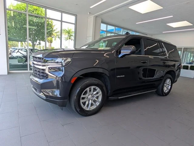 Used 2023 Gray Chevrolet LT image 3