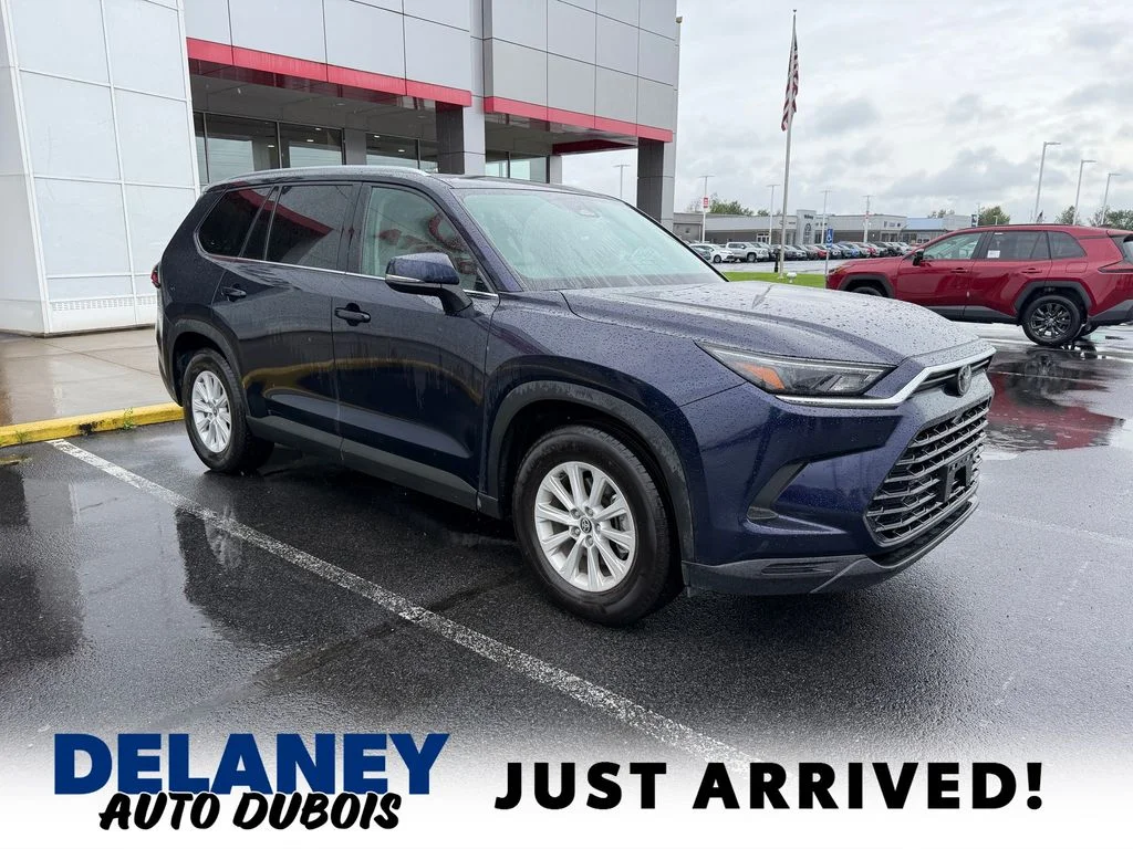 Used 2026  Toyota XLE image 1