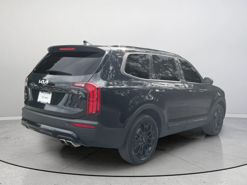 Used 2022 Black Kia EX image 7