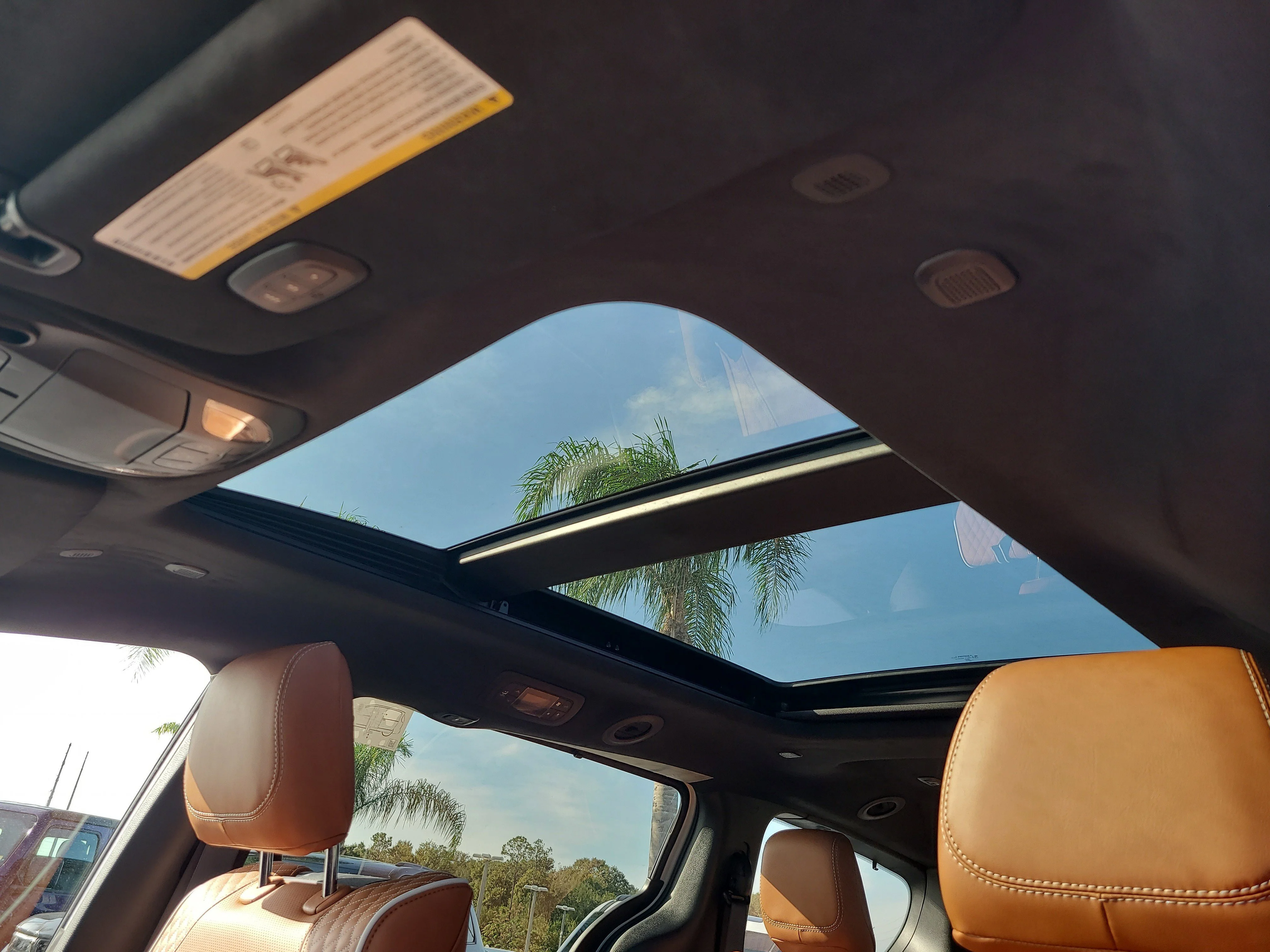 New 2026 Bright White Clearcoat Chrysler Pinnacle image 16