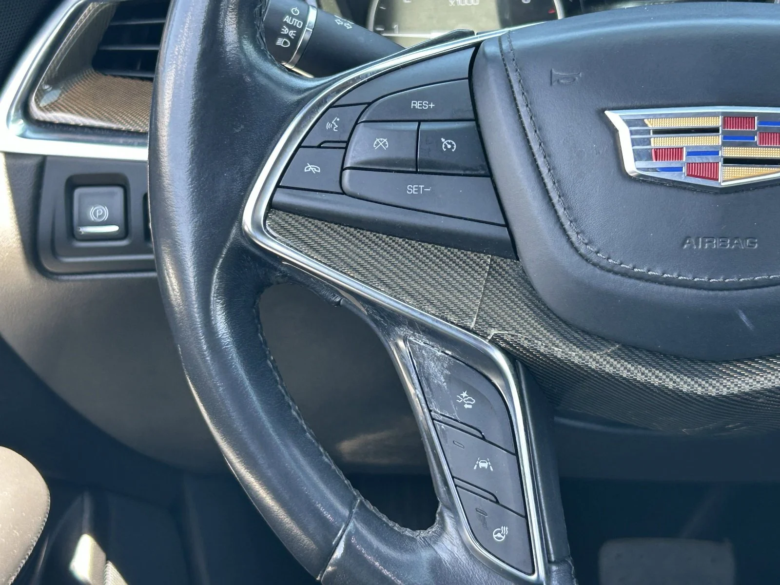 Used 2018 Dark Granite Metallic Cadillac Platinum AWD image 21