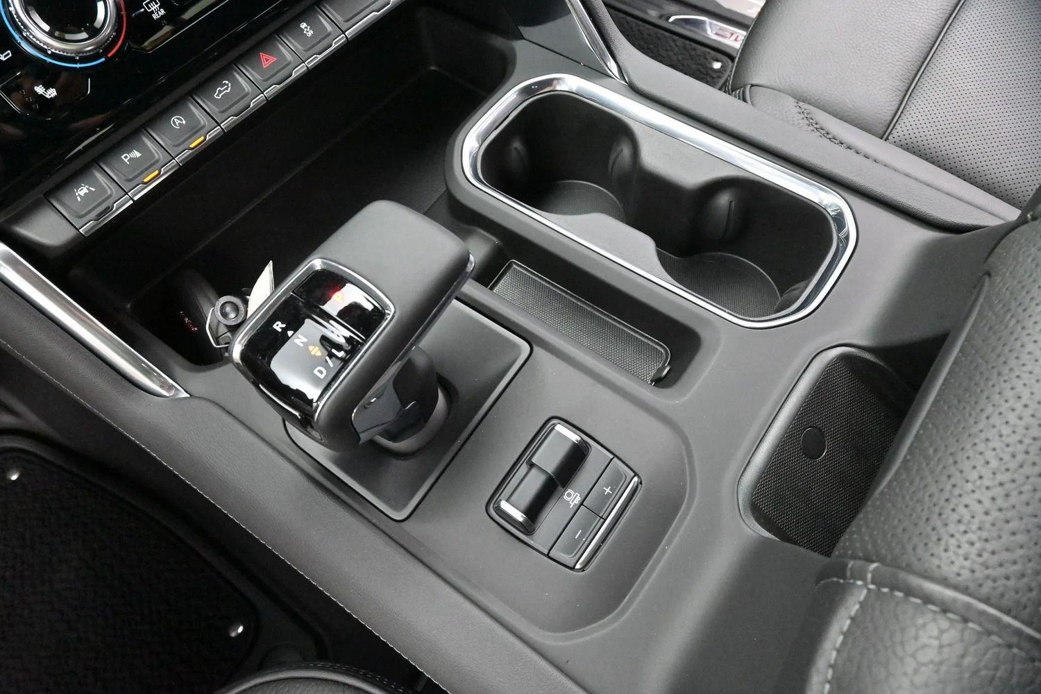 Used 2025 Onyx Black GMC Denali image 26