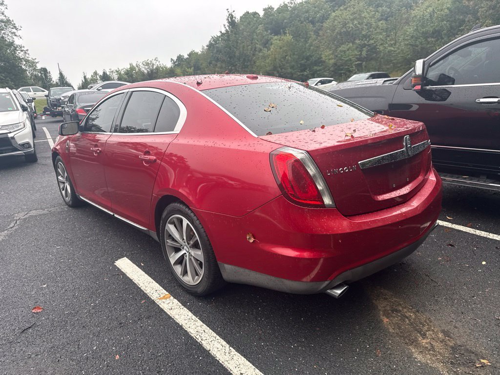 Used 2010  Lincoln Base image 3