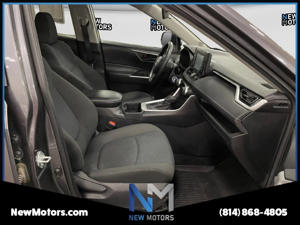 Used 2022 Magnetic Gray Metallic Toyota LE image 15