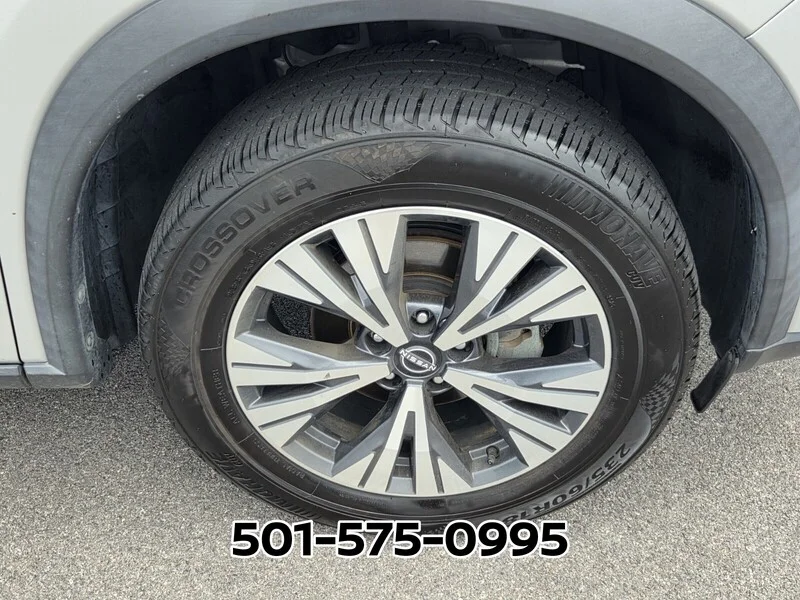 Used 2022 Brilliant Silver Metallic NISSAN AWD SV image 17