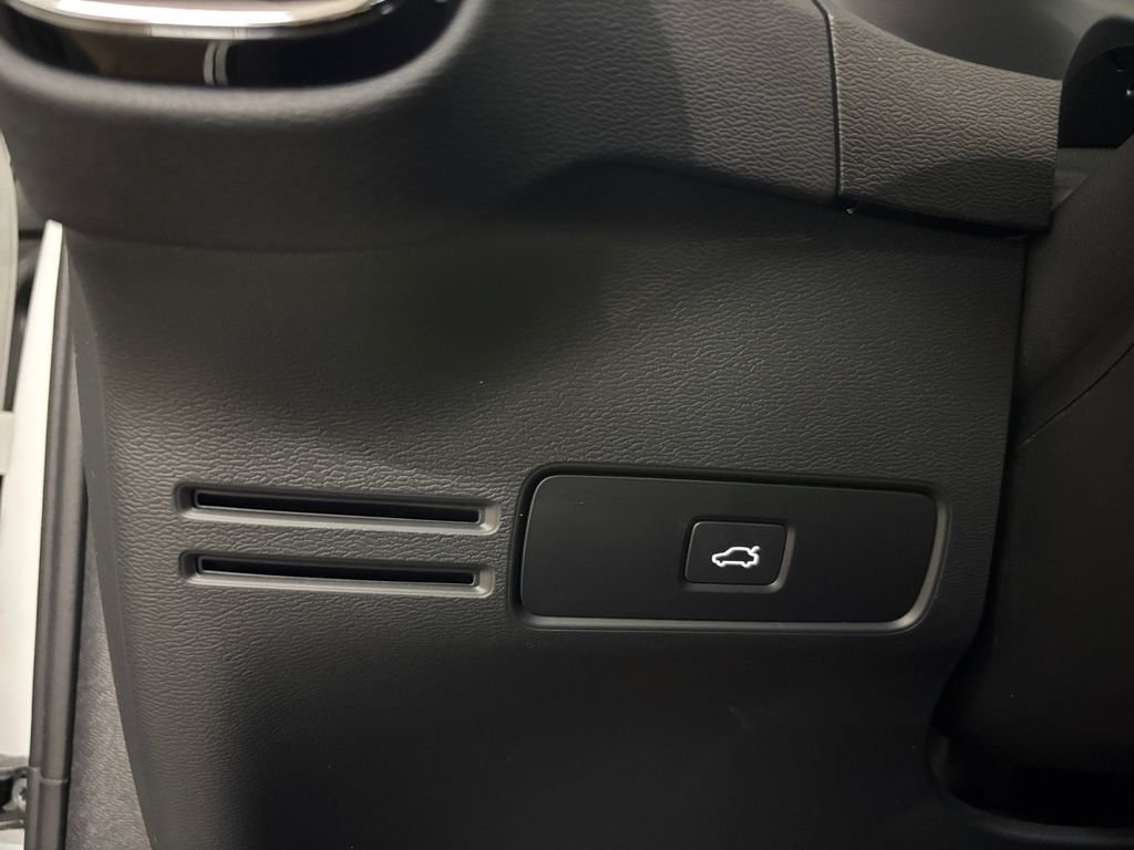 Certified Used 2023 Crystal White Volvo Ultimate image 30