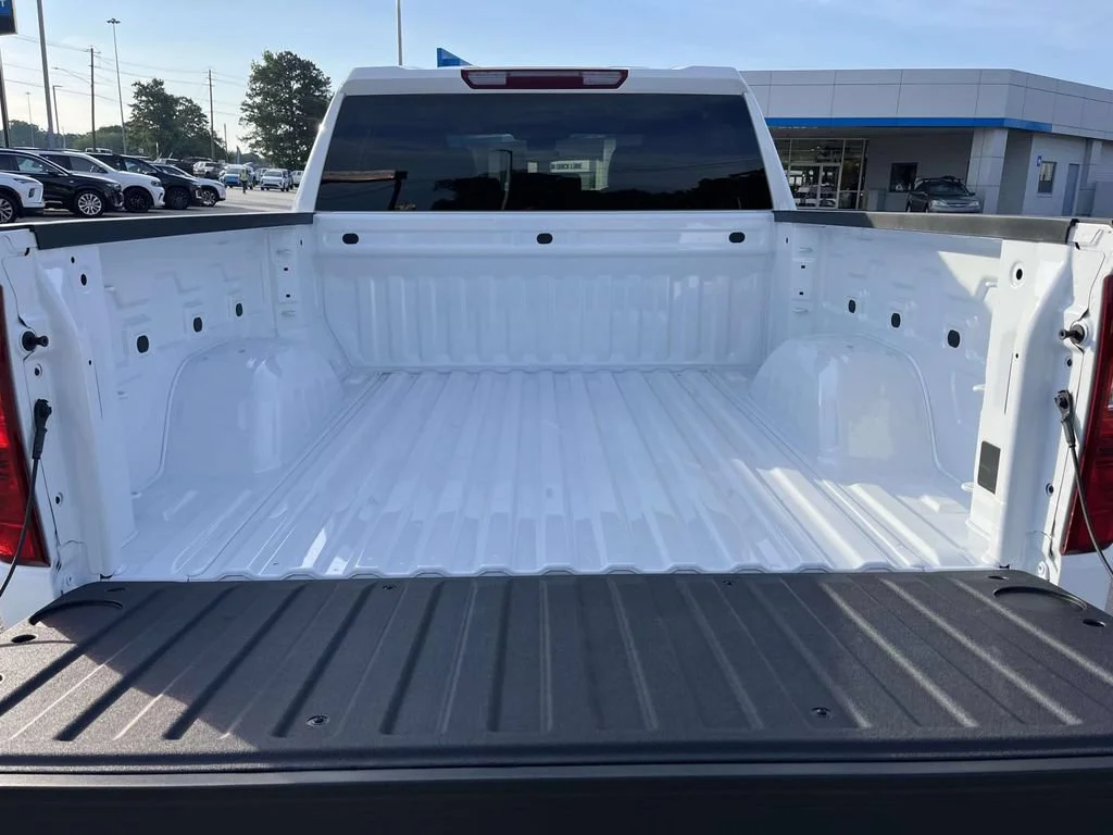 New 2026 Summit White Chevrolet WT image 7