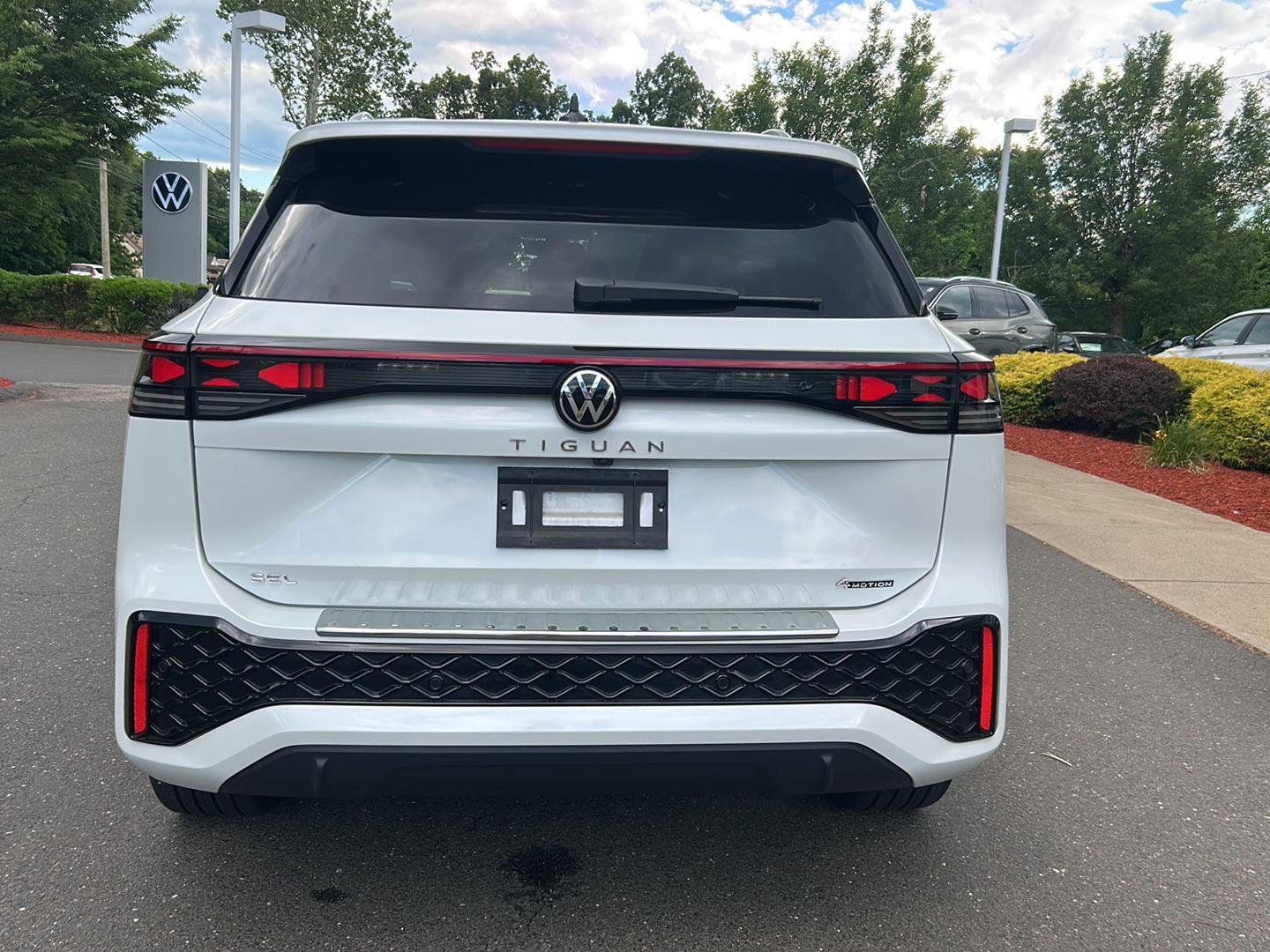 Certified Used 2025  Volkswagen  image 3