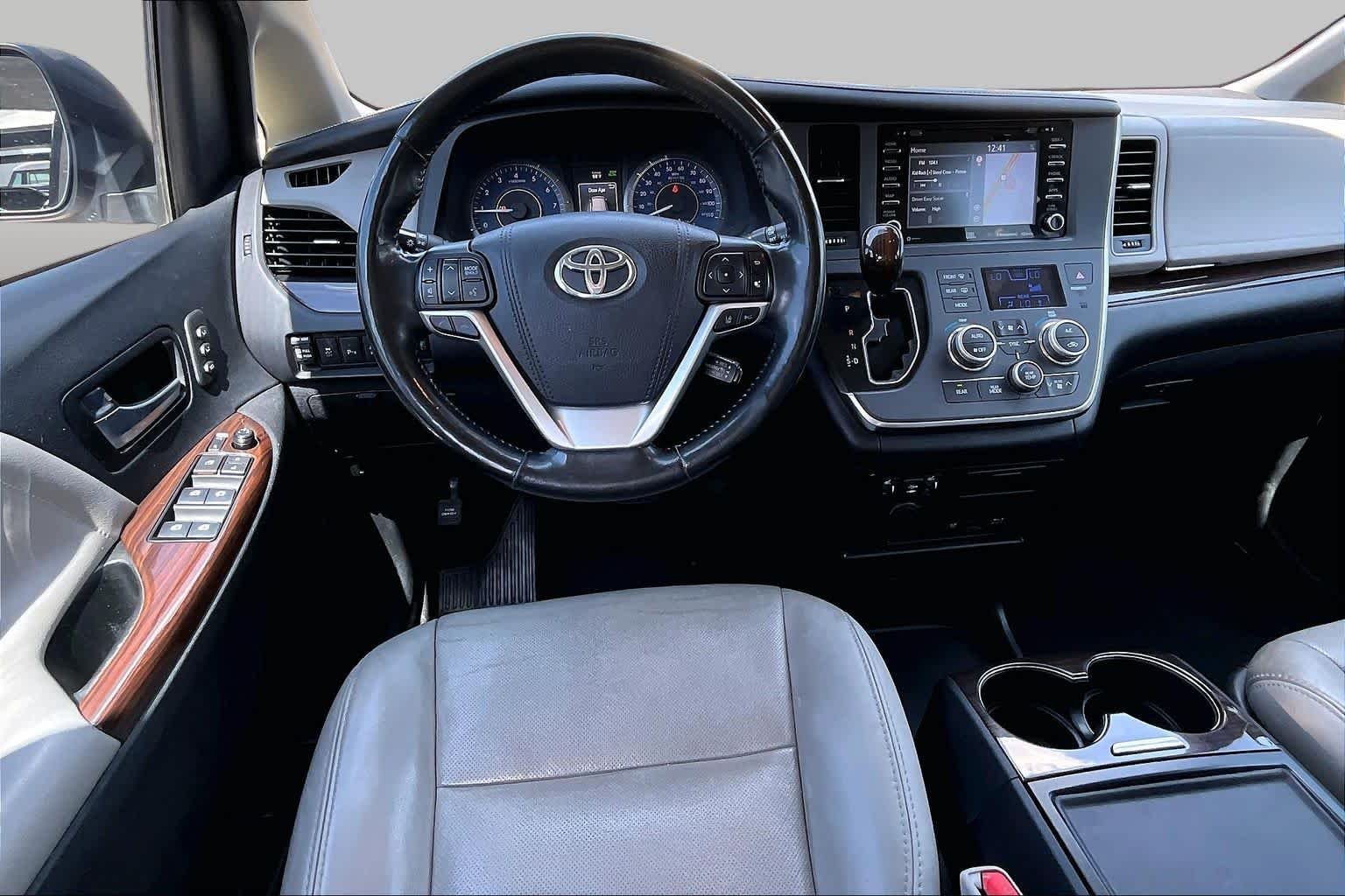 Used 2018 Blizzard Pearl Toyota Limited image 6