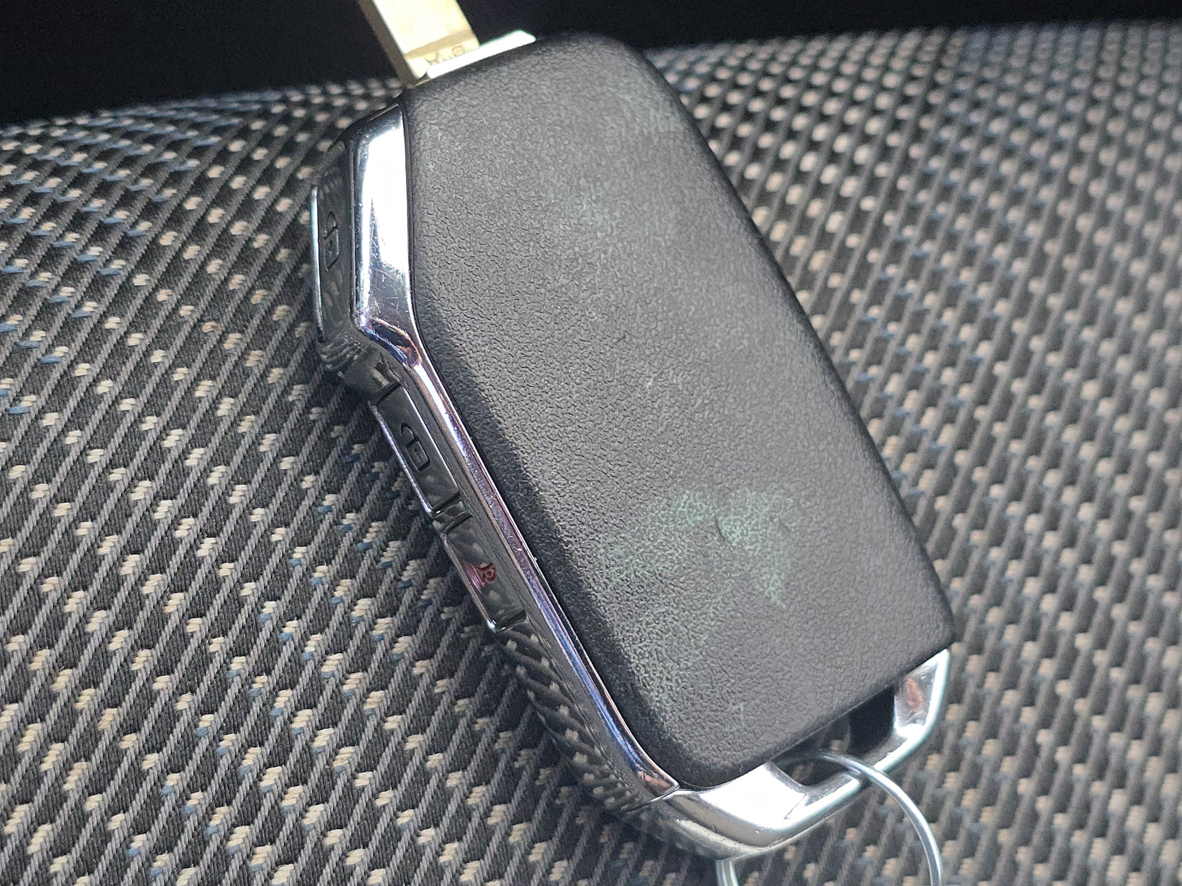 Used 2023 Snow White Pearl Kia LX image 27
