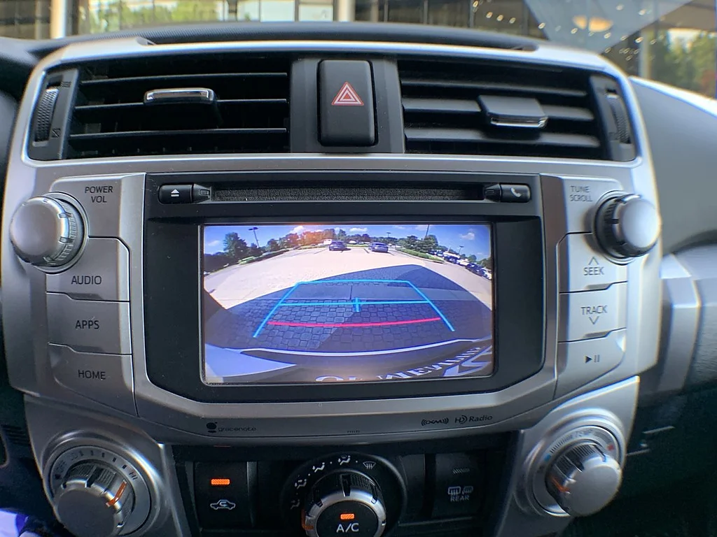 Used 2016 Super White Toyota SR5 image 17