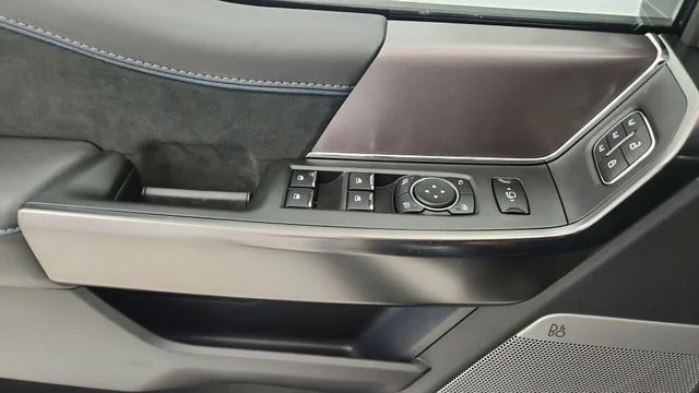 New 2025 Star White Metallic Tri-Coat Ford Platinum® image 44