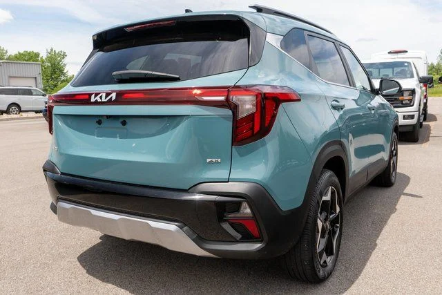 Used 2024 Blue Kia EX image 6