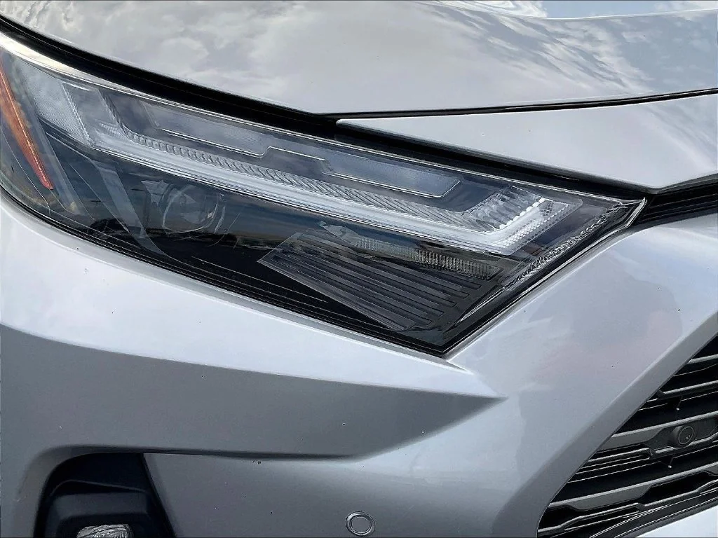 Used 2022 Silver Toyota Limited image 39