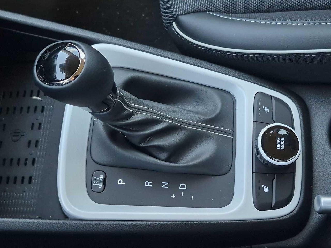 2026 Hyundai Venue SEL - Photo 29