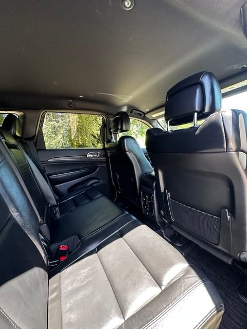 Used 2018 Billet Silver Metallic Clearcoat Jeep Limited image 20
