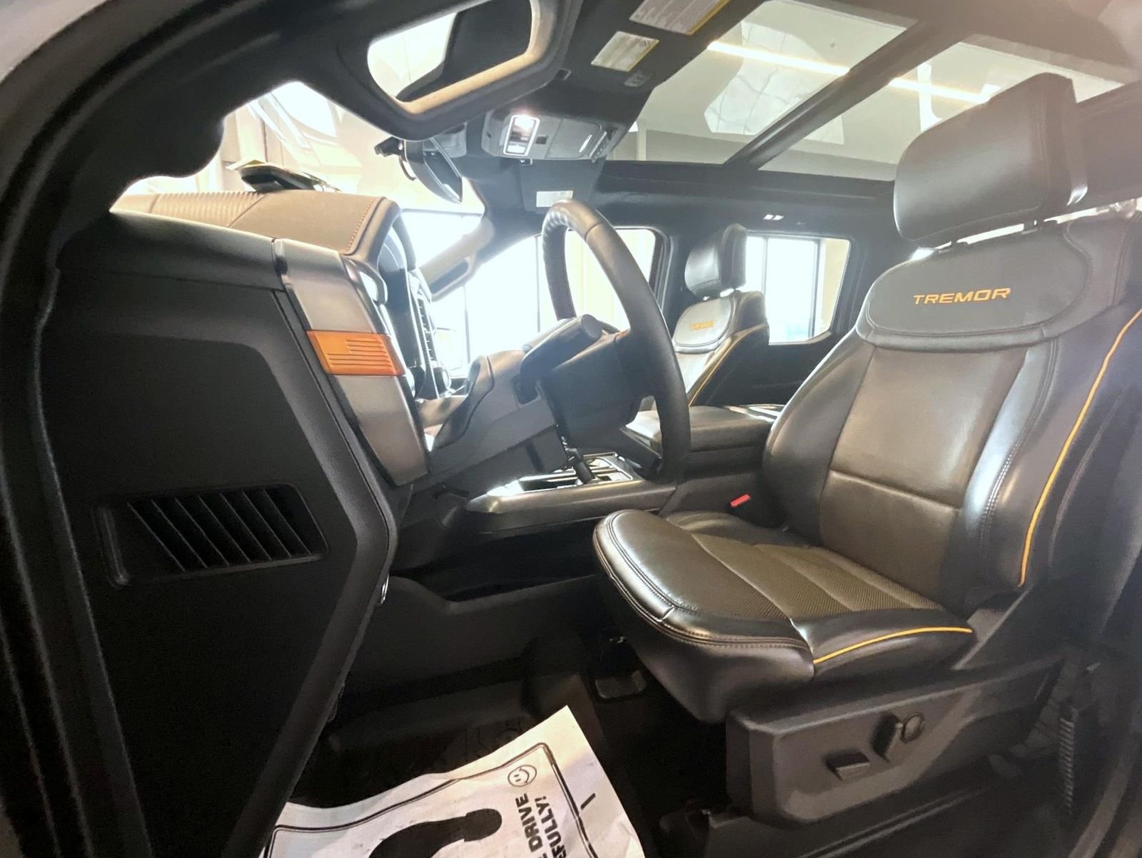 Used 2025 White Ford Tremor image 11