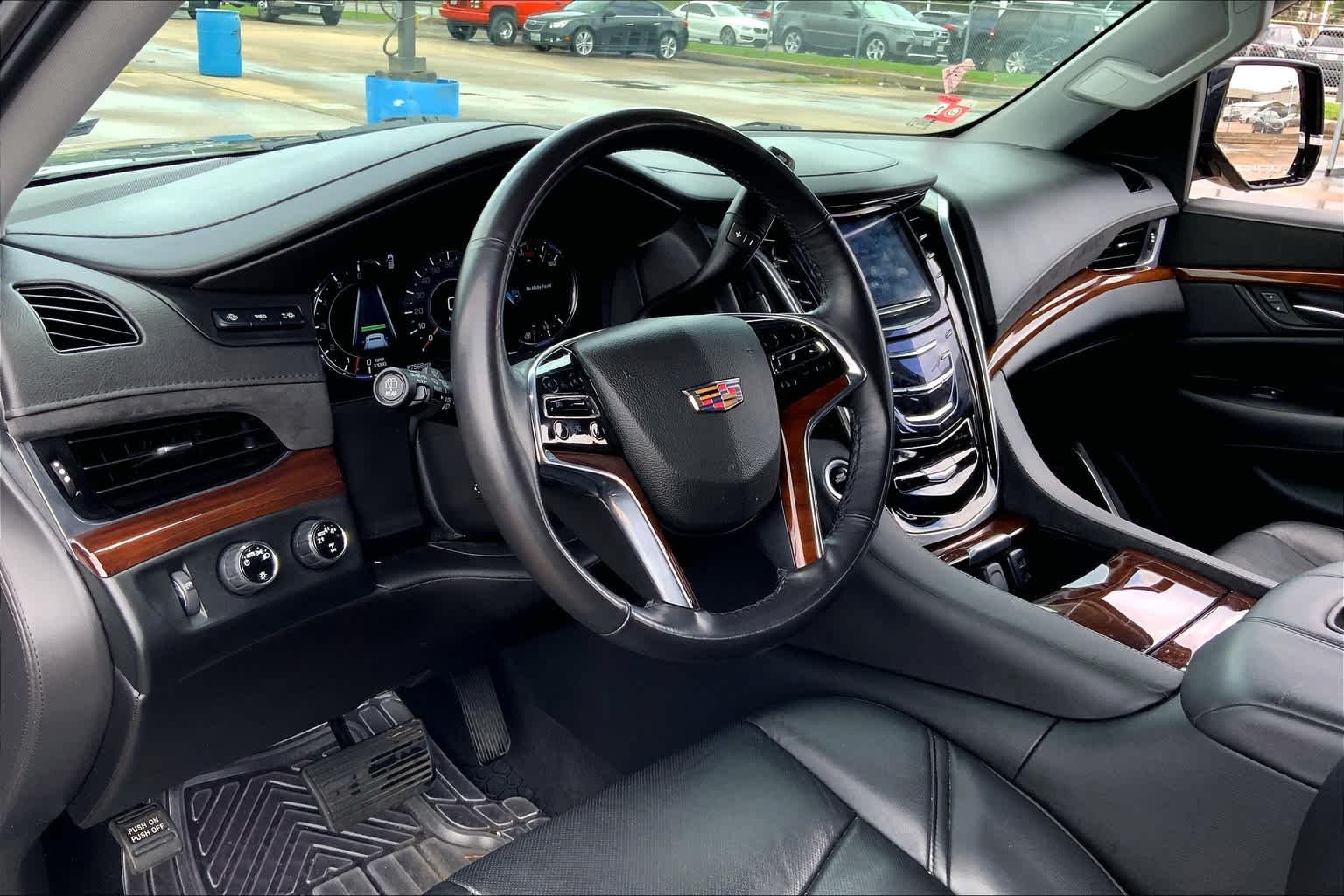 Used 2019 BLACK RAVEN Cadillac Luxury image 18