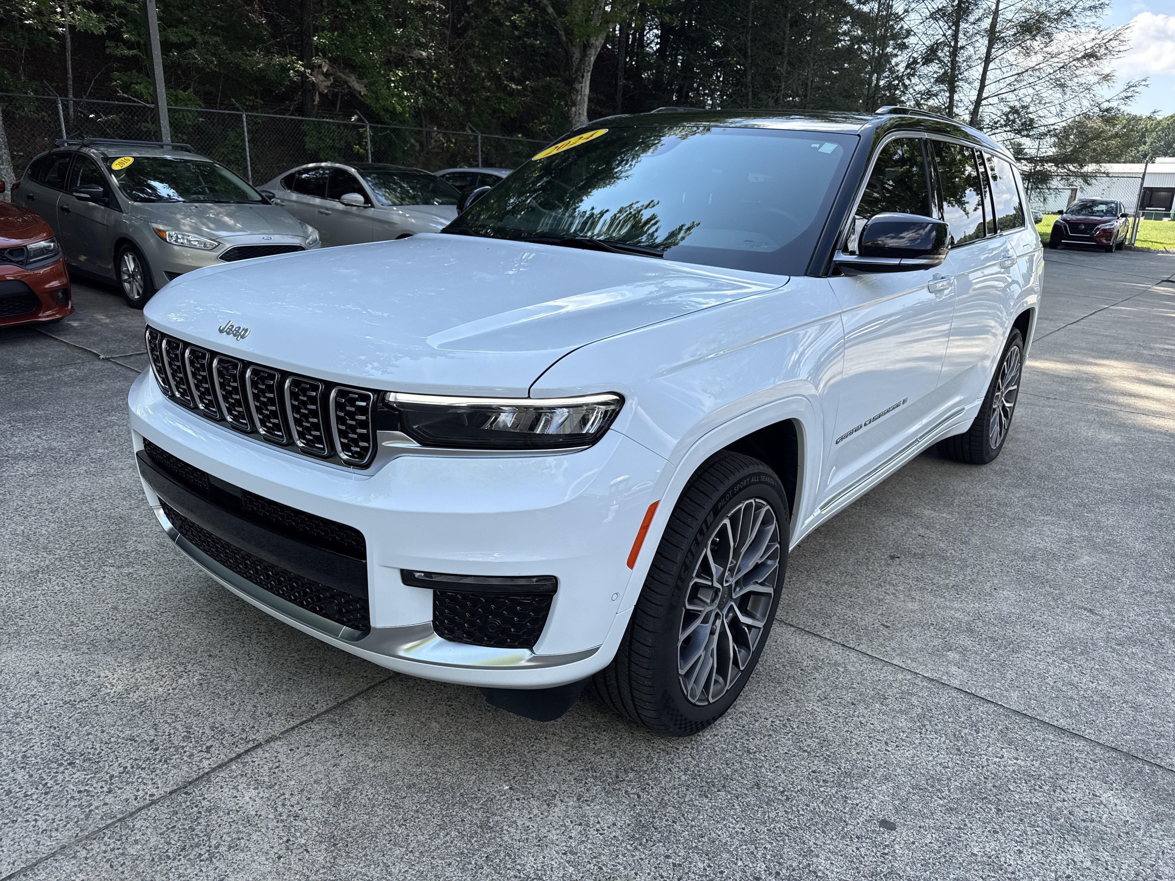 Used 2024 Bright White Clearcoat Jeep Summit Reserve image 2