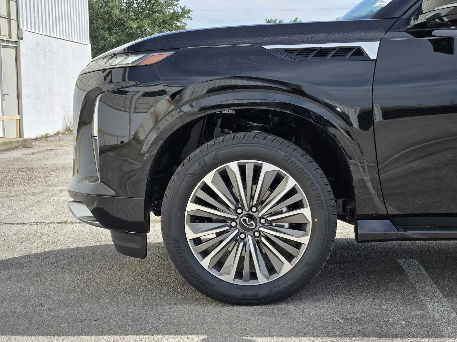New 2026 BLACK OBSIDIAN INFINITI Luxe 2WD image 6