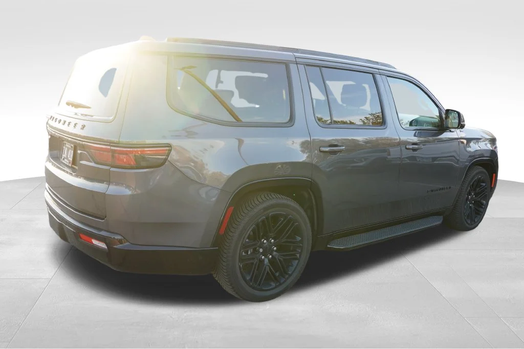 Used 2024 Baltic Gray Metallic Clearcoat Jeep Series II image 3