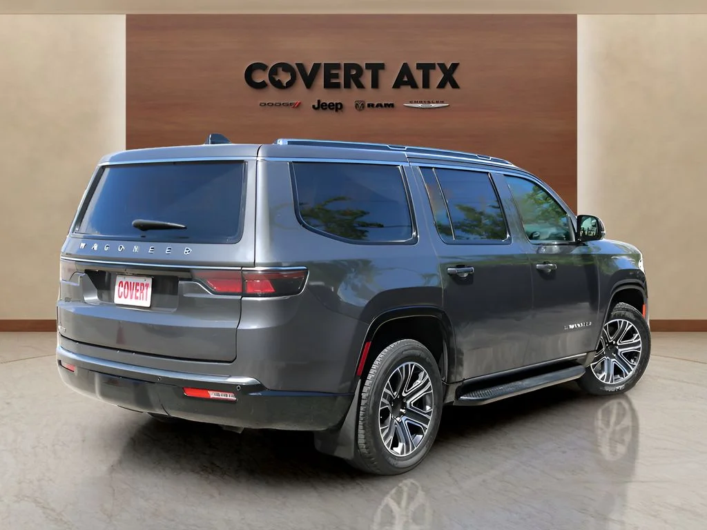 Used 2024 Gray Jeep Base image 5