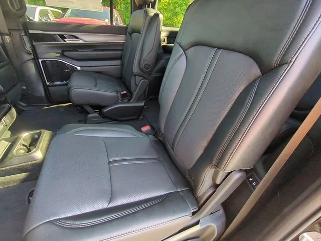 New 2026 High Gloss Black Exterior Paint Jeep Limited Altitude image 28
