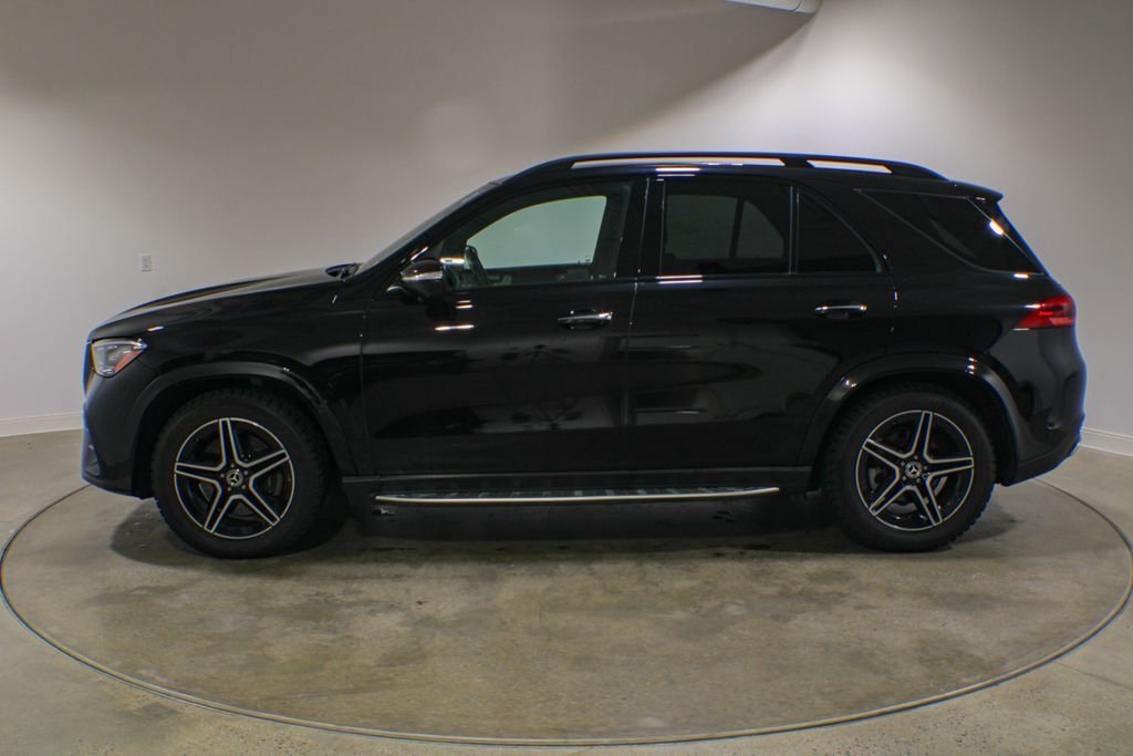 Used 2025 Obsidian Black Metallic Mercedes-Benz GLE 580 image 3