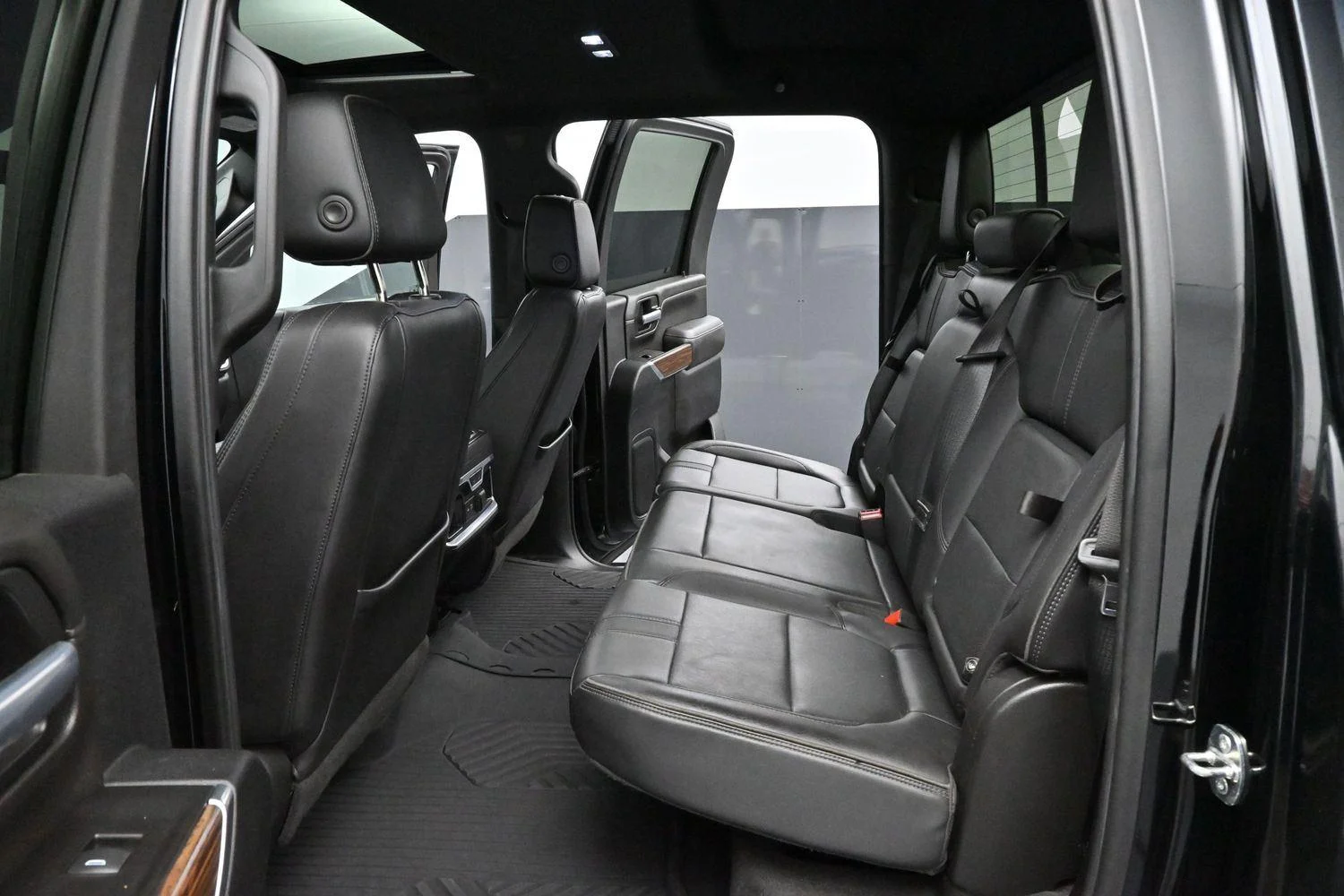 Used 2021 Black Chevrolet High Country image 33