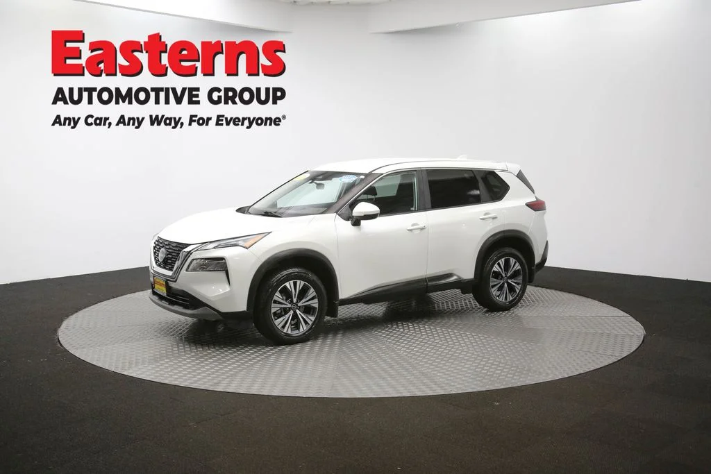 Used 2022 White Nissan SV image 55