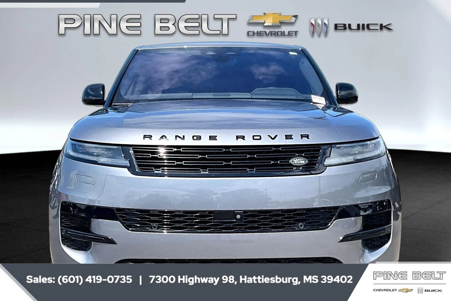 Used 2023 Eiger Grey Metallic Land Rover SE image 3