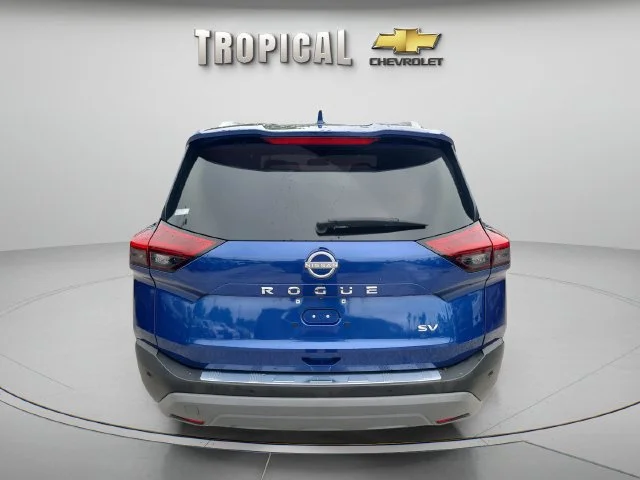 Used 2023 Blue Nissan SV image 4