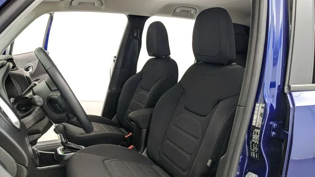 Used 2020 Blue Jeep Latitude image 17
