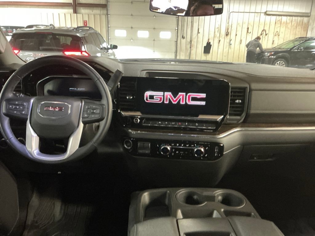 Used 2023 Sterling Metallic GMC Elevation image 18