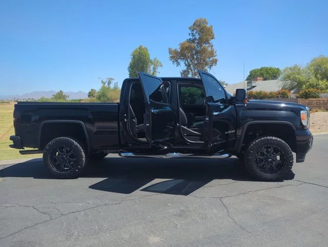 Used 2016 Black GMC Denali image 26