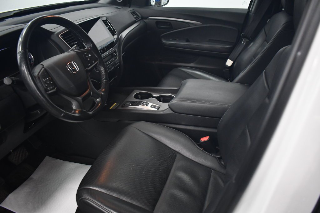 Certified Used 2024 Platinum White Pearl Honda EX-L image 6