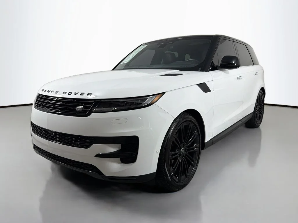 Used 2024 White Land Rover SE image 1
