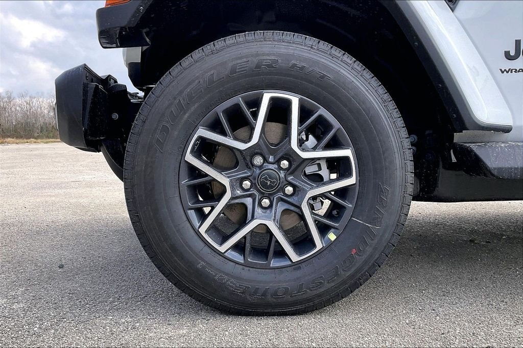 New 2026 Jeep Wrangler Sahara 4D Sport Utility